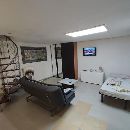 Central Private Flat By Old Town, Shops, Restaurants Bari Buitenkant foto