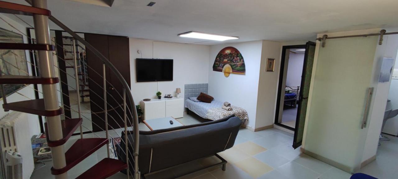 Central Private Flat By Old Town, Shops, Restaurants Bari Buitenkant foto